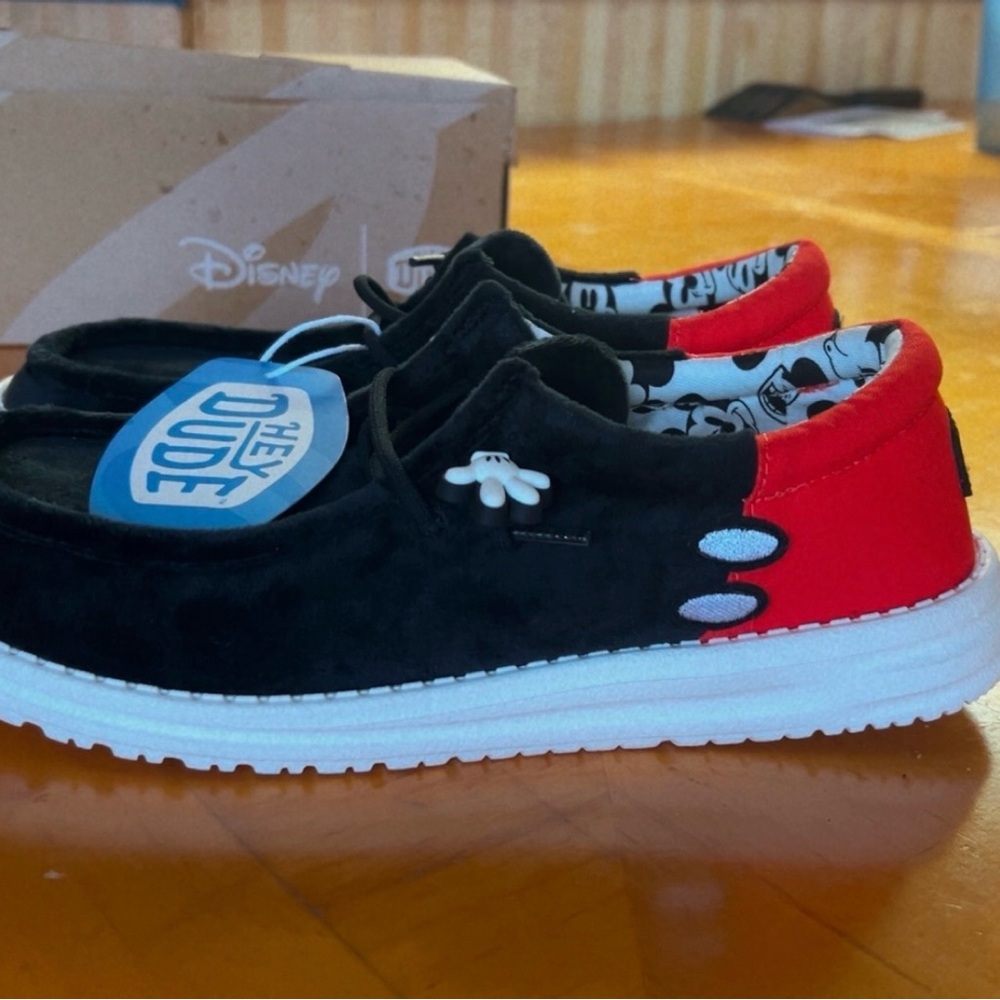 Disney Mickey Mouse Hey Dudes